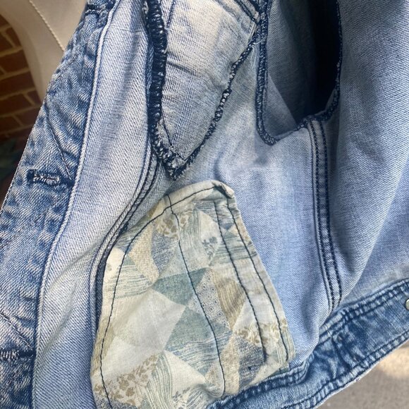 American Eagle Distressed Jean Jacket Size XL - Picture 14 of 15